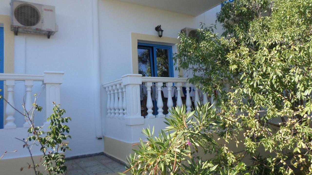 Aeriko Hotel Apartments Agia Marina  Exteriör bild