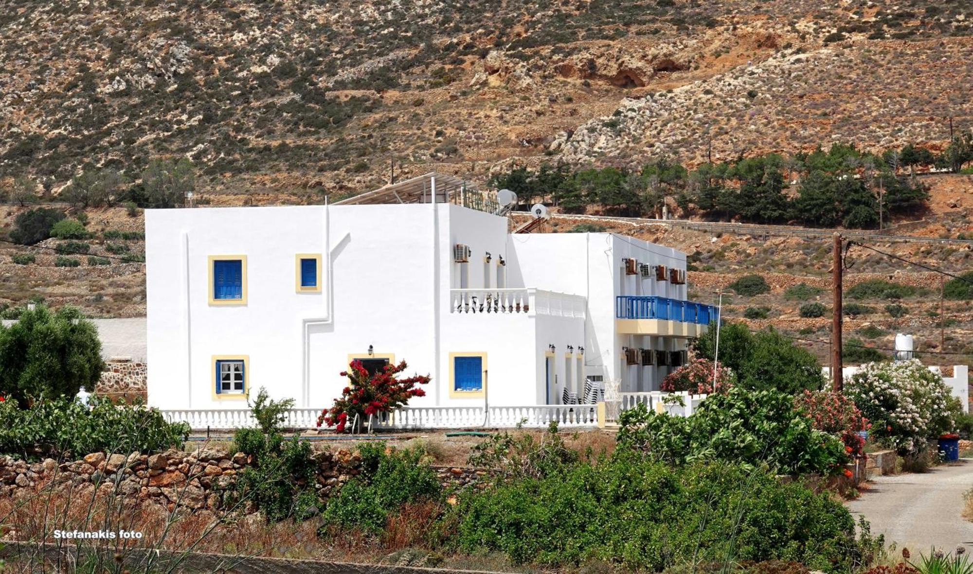 Aeriko Hotel Apartments Agia Marina  Exteriör bild