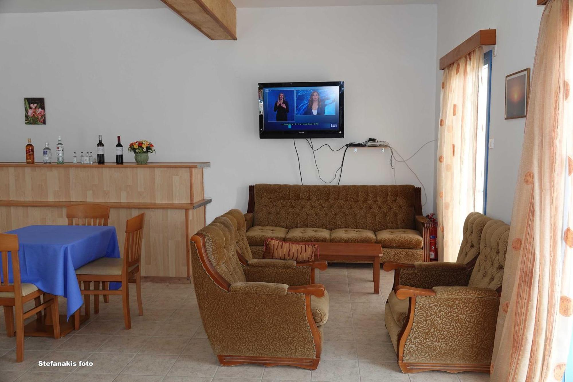Aeriko Hotel Apartments Agia Marina  Exteriör bild