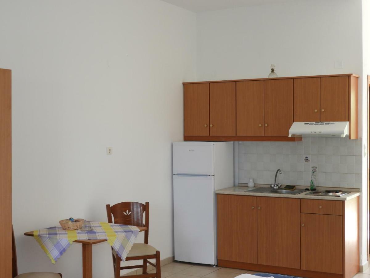 Aeriko Hotel Apartments Agia Marina  Exteriör bild